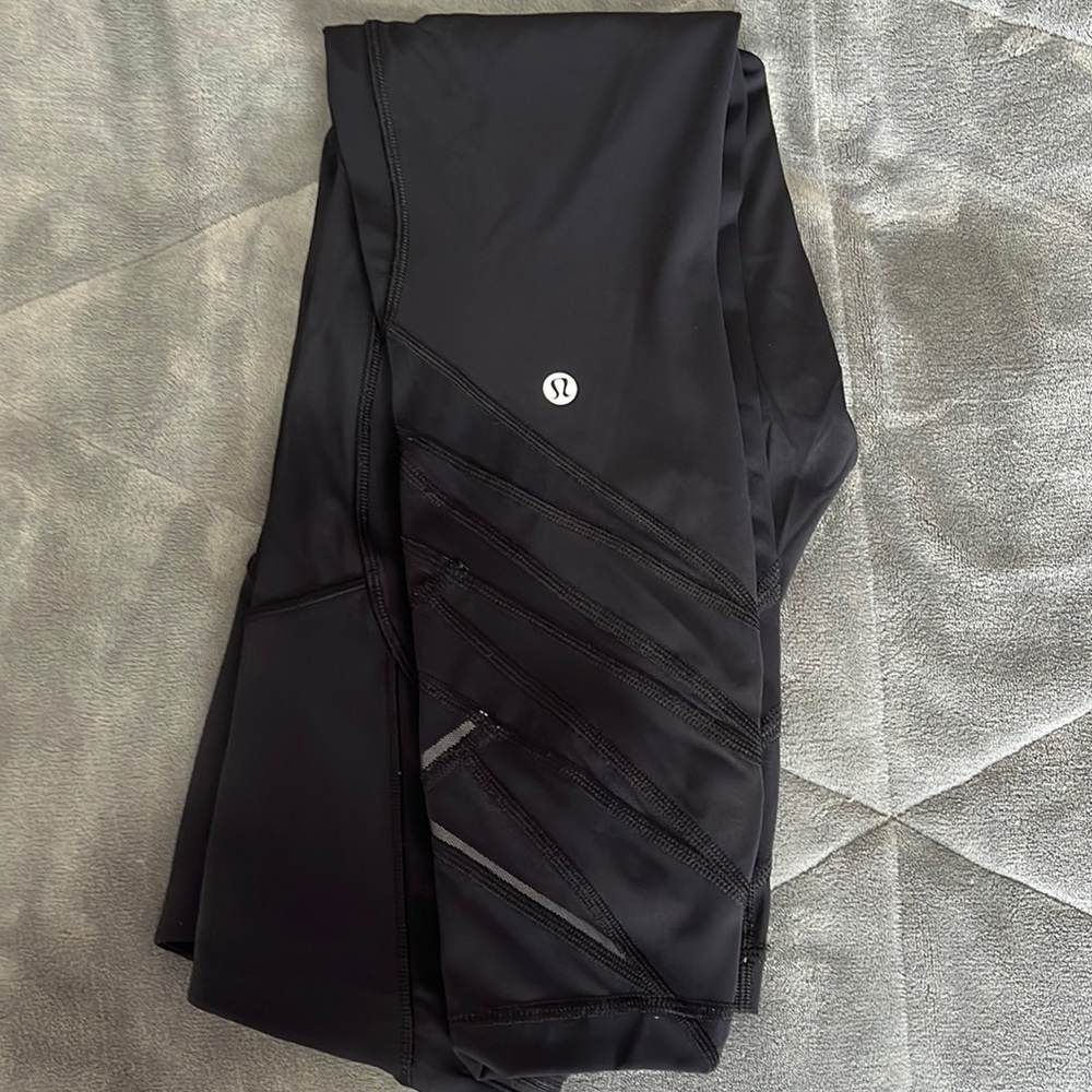 Lululemon leggings, size 6 black
